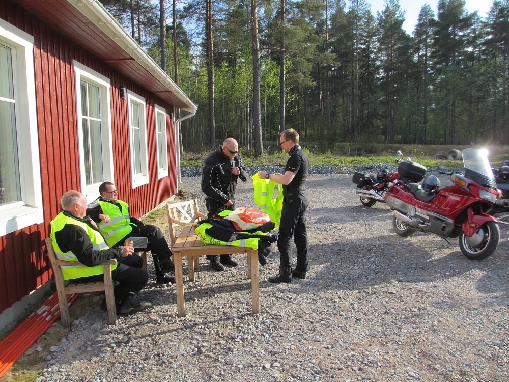 Vi har västar när du åker med oss för högre säkerhet i trafiken.